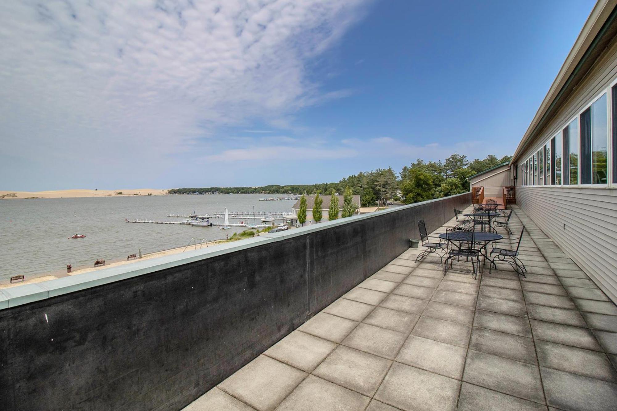 מירס Dunes Waterfront Resort מראה חיצוני תמונה